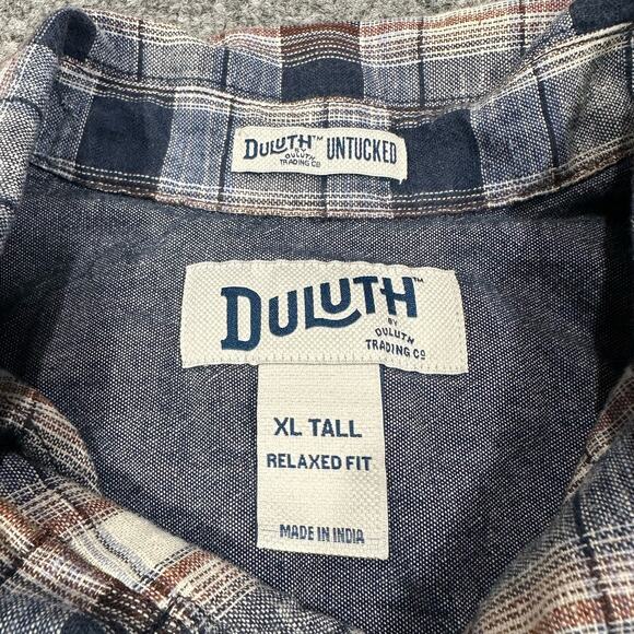 Duluth Trading Co Untucked Navy Plaid Short Sleeve Relaxed Fit Button Up Shirt - Picture 6 of 7